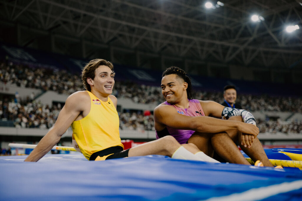 Mondo Duplantis & Emmanouil Karalis sharing a special moment at the 2025 Shanghai Diamond League